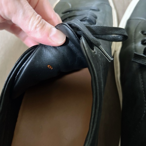 Good Man Black Sneakers - EUC Size 9 - Picture 2 of 4